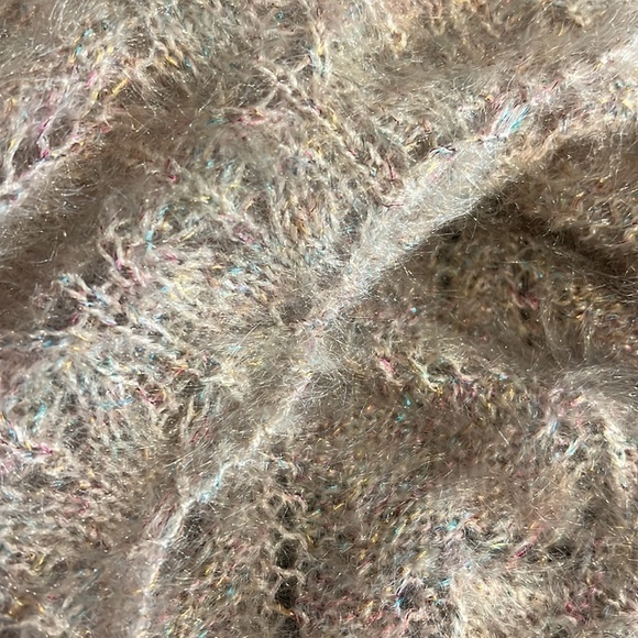 Fuzzy sweater Red by BKE Rainbow Shimmer Pointelle , soft, cropped, XL - Picture 9 of 14